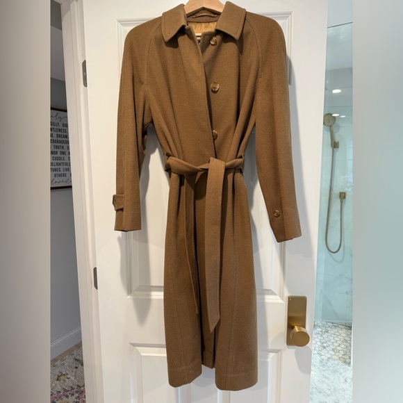 Classic Vintage Wool/Alpaca Burberry Camel Trench Coat - fits like a medium - Picture 7 of 10